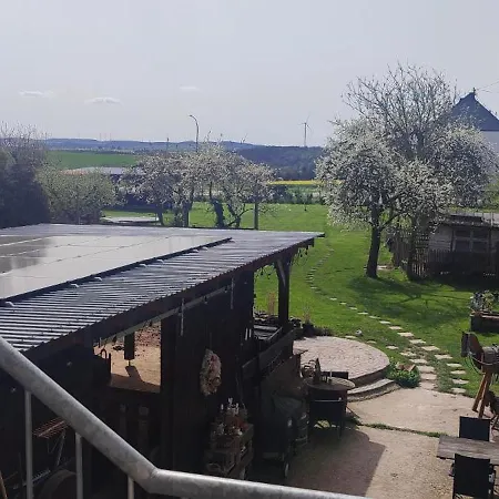 Landhof - Tierische Auszeit In Unseren Gemuetlichen Lieg