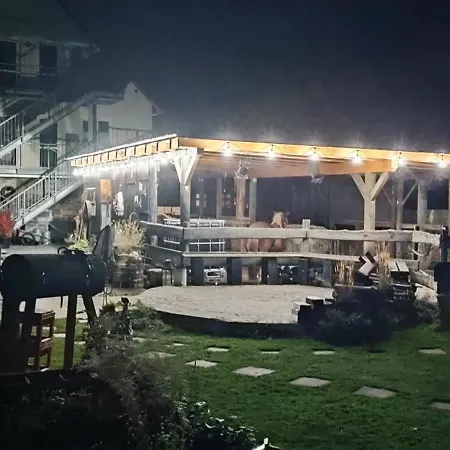 Landhof - Tierische Auszeit In Unseren Gemuetlichen Daire