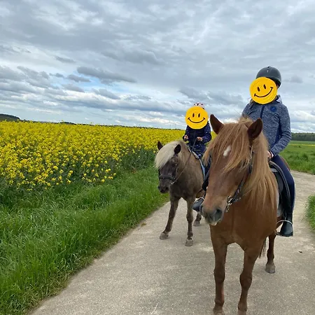 Landhof - Tierische Auszeit In Unseren Gemuetlichen * Lieg