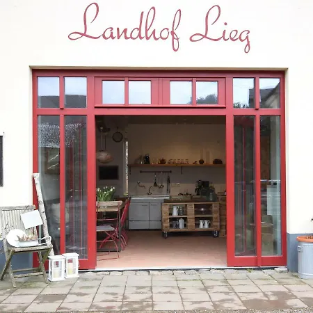 Landhof - Tierische Auszeit In Unseren Gemuetlichen